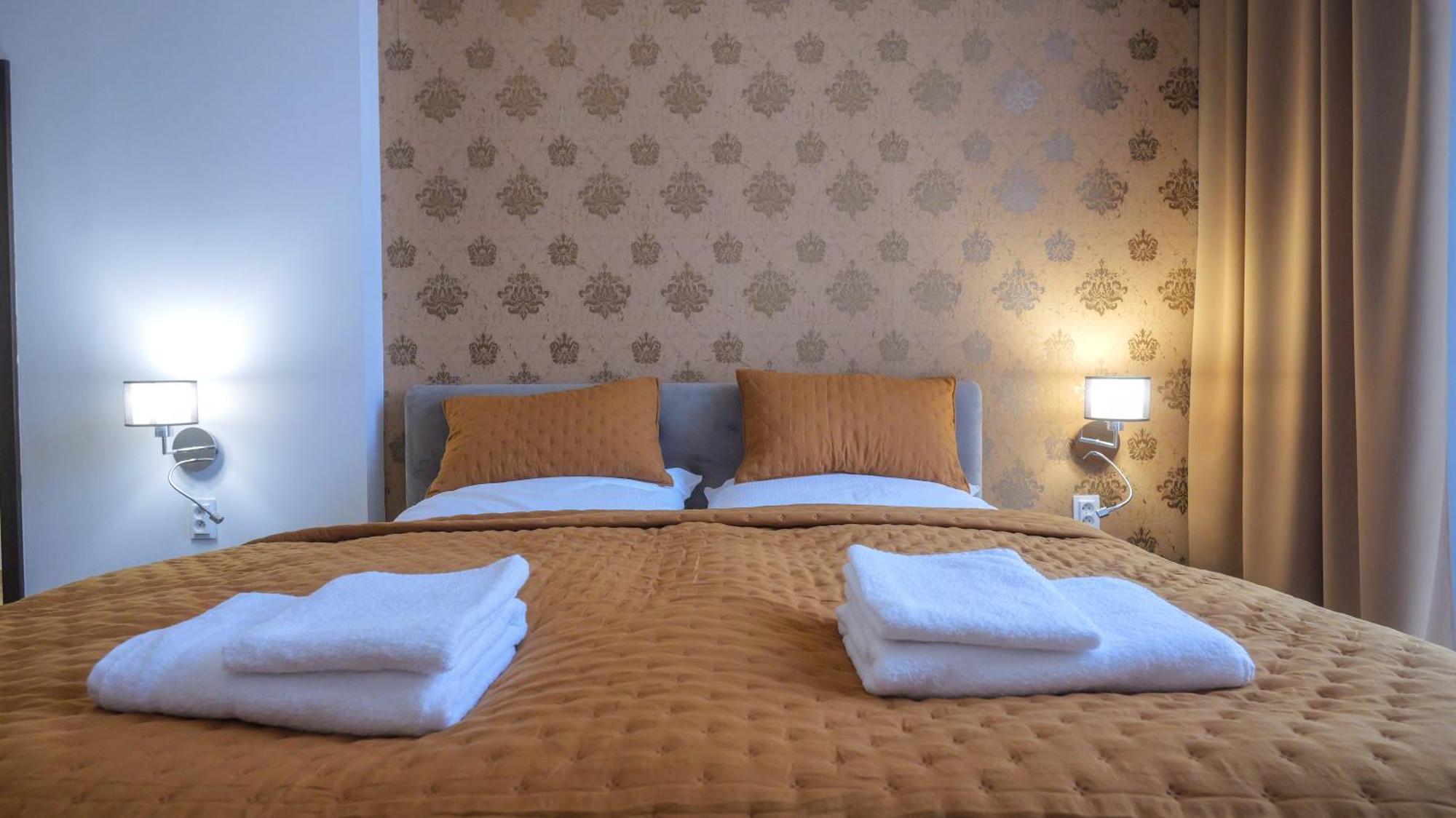 Premium City Centre Bedrooms Presov Luaran gambar